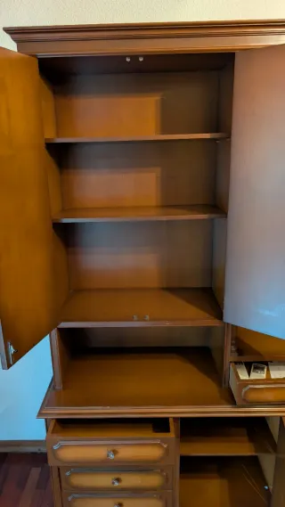 Mueble de comedor de madera. GRATIS