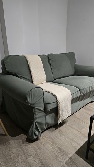 Sofá 2 plazas Ikea verde