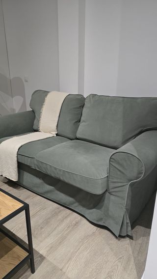 Sofá 2 plazas Ikea verde