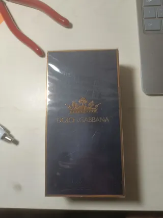 Perfume Dolce & Gabbana Negro y Dorado