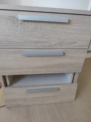 Cajonera de madera y metal