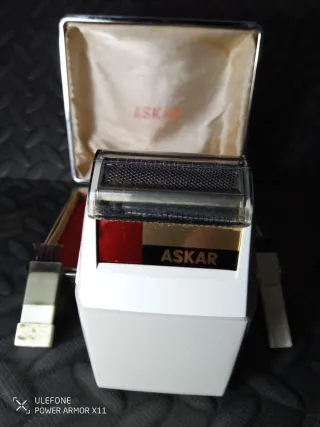 Máquina de afeitar antigua Askar