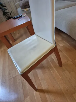 Sillas (4)comedor polipiel blanco, madera cerezo