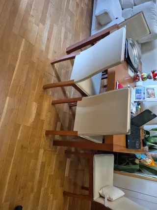 Sillas (4)comedor polipiel blanco, madera cerezo