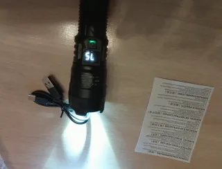 Linterna LED Táctica Zoom