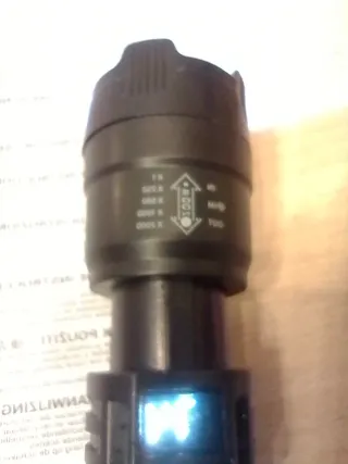 Linterna LED Táctica Zoom