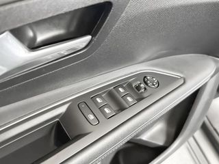 Peugeot 3008 225 e-EAT8 Allure