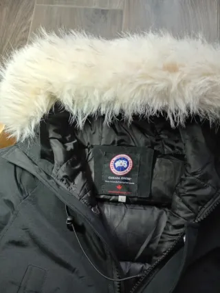 Canada Goose Giubbotto Nero con Cappuccio