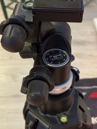 Trípode Manfrotto 058B + Cabezal 410