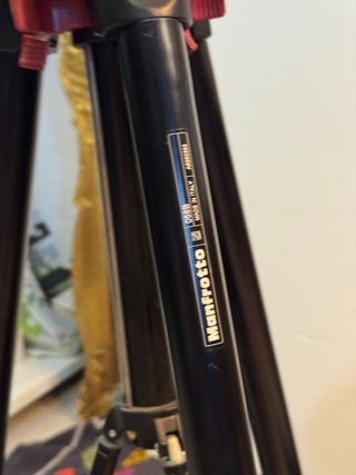 Trípode Manfrotto 058B + Cabezal 410