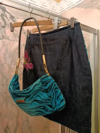 Falda y bolso estampado cebra