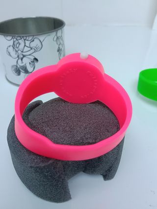 Reloj o clock de Pluto Correas Rosa y Verde