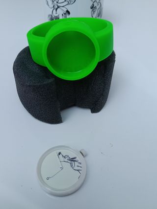 Reloj o clock de Pluto Correas Rosa y Verde