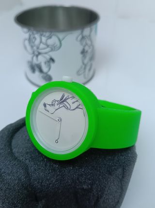 Reloj o clock de Pluto Correas Rosa y Verde