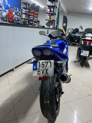 Yamaha R6