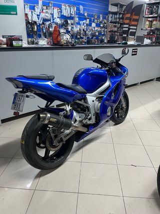 Yamaha R6