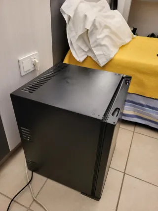 Mini nevera casi nueva