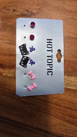 Pendientes Hot Topic 4 pares