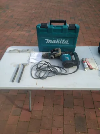 Martillo Demolición Makita HMO870C + Maletin