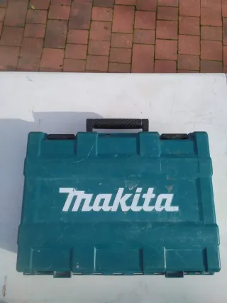 Martillo Demolición Makita HMO870C + Maletin