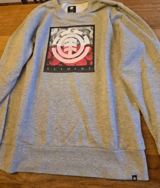 Camiseta y sudadera