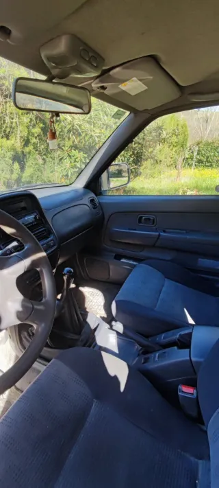 Nissan Navara 2002
