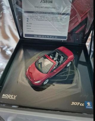 Peugeot 307 CC rosso in scala 1/43