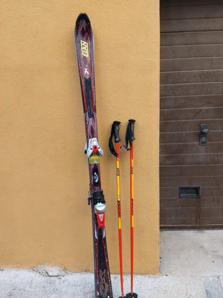 Esquís Elan con bastones