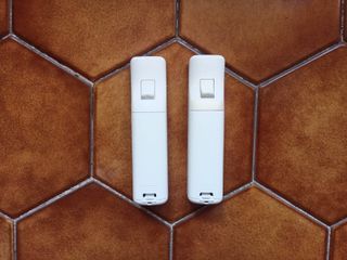 2x Wii Remote + Motion Plus + Nunchuk