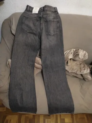 Pantalones vaqueros grises