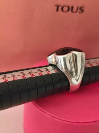 Anillo Tous Flor Ónix Negro Plata