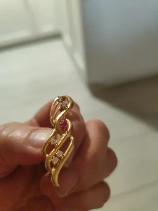 Broche antiguo oro con rubí y diamantes