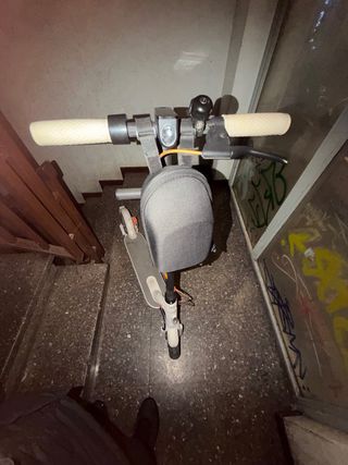 Patinete Xiaomi color crema