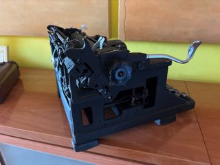 Máquina de escribir Hispano-Olivetti M40