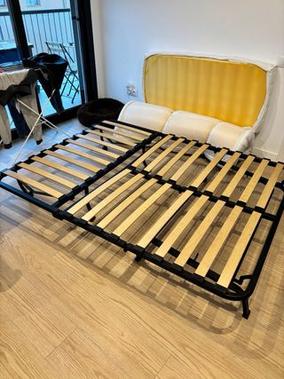 Sofá Cama Metálico y Madera