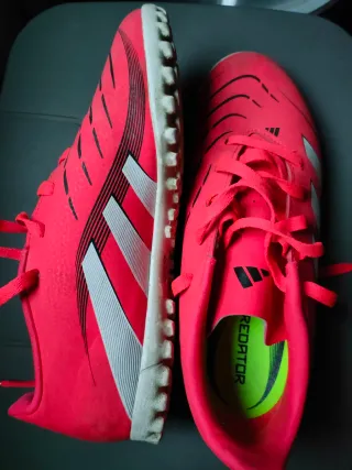 Botas de fútbol multitaco Adidas Predator Talla 38
