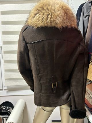 Cazadora Piel Marrón Talla L con Cuello Pelo