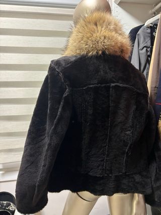 Cazadora Piel Marrón Talla L con Cuello Pelo