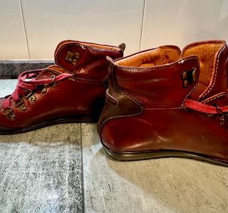 Botas Pikolinos Marrones y Rojas