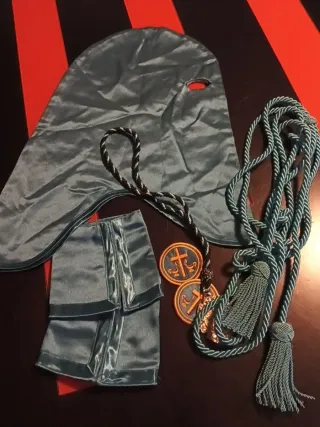 Capillo,medalla,bocamanga bienaventuranzas Leon