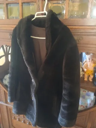 Abrigo de pelo marrón