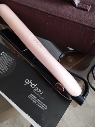 Plancha GHD gold profesional rosa y negra