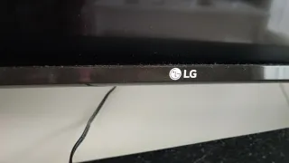 TV LG 49 49UJ630V Dañada