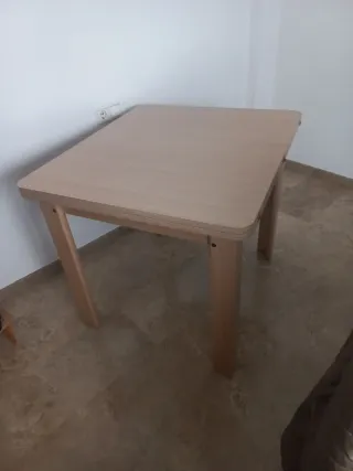Mesa extensible madera 1m x 1m (ampliable 2m)