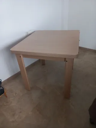 Mesa extensible madera 1m x 1m (ampliable 2m)