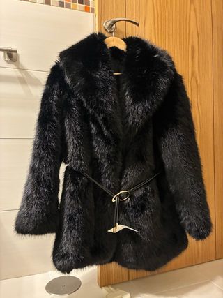 Abrigo pelo negro Zara Talla S