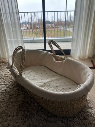 Cesta mimbre para bebé nueva