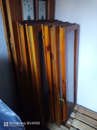Lote de ventanas de madera