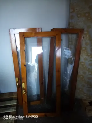 Lote de ventanas de madera