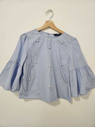 Blusa Zara con perlas Talla L